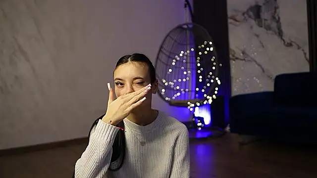 RachelRavee online show from 01-17-26, 05:22