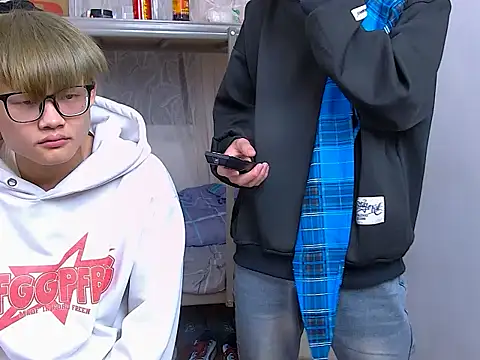 KK-cuteboy online show from 12-14-25, 10:21