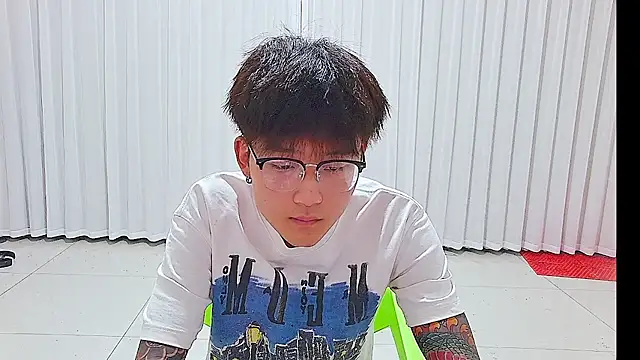 Snapshot of KK-cuteboy chatting on 07-18-26, 11:30 KK-cuteboy online show from 07-18-26, 11:30