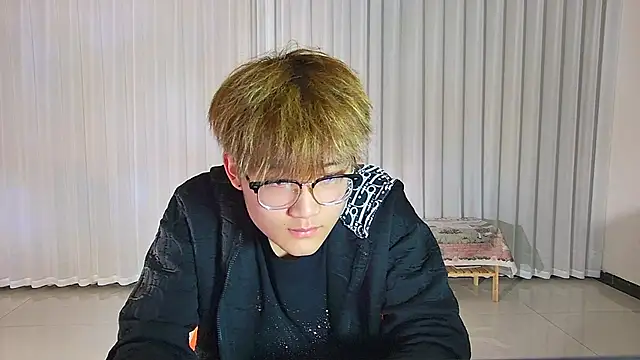 Snapshot of KK-cuteboy chatting on 04-07-26, 12:18 KK-cuteboy online show from 04-07-26, 12:18