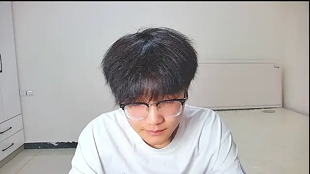 Snapshot of KK-cuteboy chatting on 05-20-26, 12:24 KK-cuteboy online show from 05-20-26, 12:24
