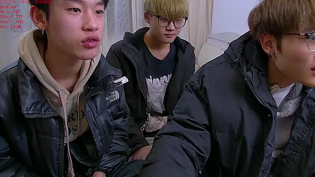 KK-cuteboy online show from 12-21-25, 10:28