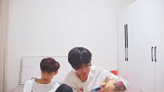 Snapshot of KK-cuteboy chatting on 06-10-26, 11:55 KK-cuteboy online show from 06-10-26, 11:55