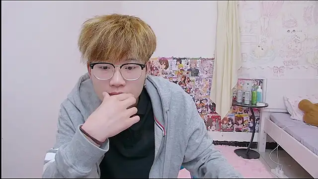 Snapshot of KK-cuteboy chatting on 04-11-26, 02:19 KK-cuteboy online show from 04-11-26, 02:19