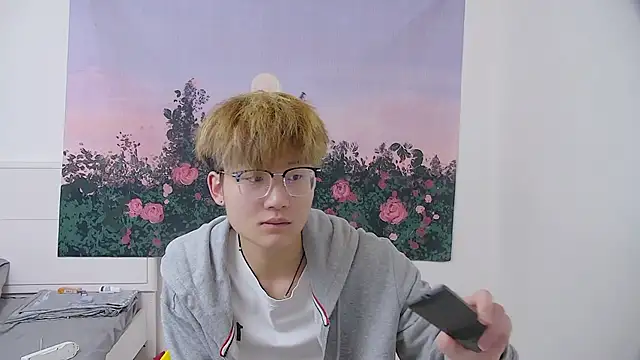 Snapshot of KK-cuteboy chatting on 04-12-26, 05:33 KK-cuteboy online show from 04-12-26, 05:33