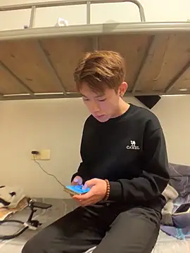 KK-cuteboy online show from 12-02-25, 10:17