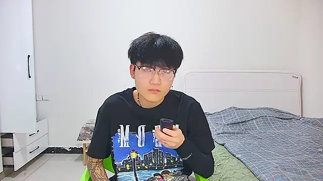 Snapshot of KK-cuteboy chatting on 04-26-26, 11:51 KK-cuteboy online show from 04-26-26, 11:51