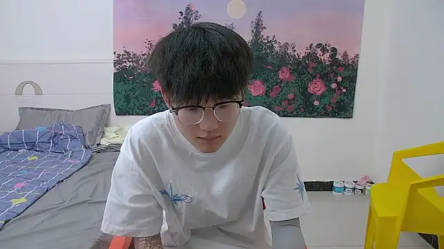 Snapshot of KK-cuteboy chatting on 05-04-26, 01:03 KK-cuteboy online show from 05-04-26, 01:03