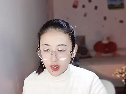 Queena  online show from 12-17-25, 09:36