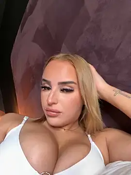 Snapshot of spicycharxx chatting on 10-15-25, 06:27 spicycharxx online show from 10-15-25, 06:27