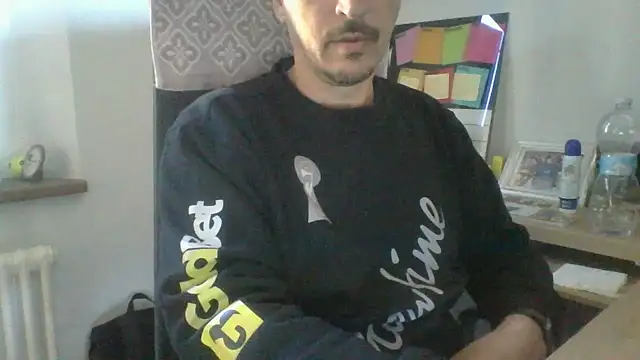 Kawayleo online show from 11-11-25, 10:54