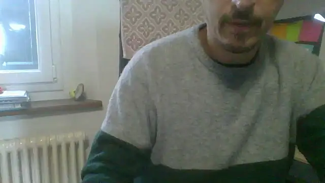 Snapshot of Kawayleo chatting on 10-22-25, 08:36 Kawayleo online show from 10-22-25, 08:36