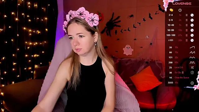 Evaa Braunn online show from 10-28-25, 02:12