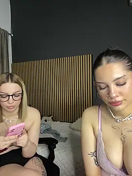 LoraShines online show from 05-27-26, 11:28