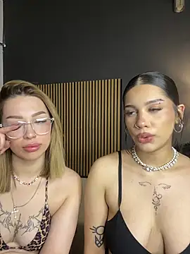 LoraShines online show from 05-28-26, 06:25