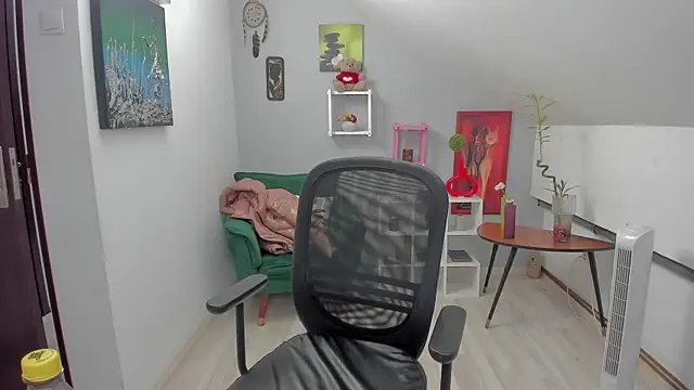 BettyJamess online show from 10-21-25, 07:02