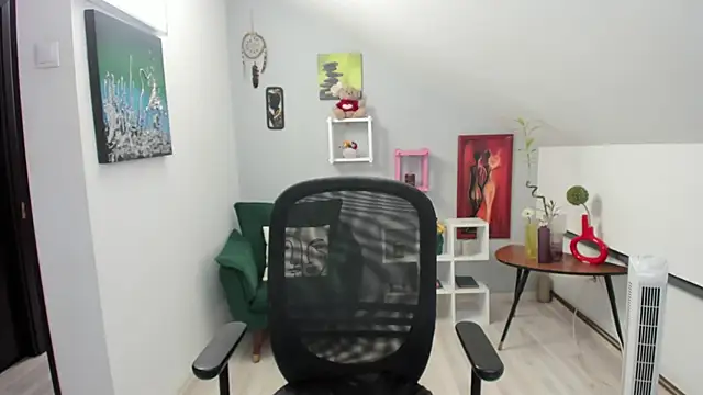 BettyJamess online show from 10-17-25, 07:26