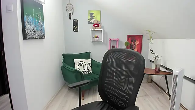 BettyJamess online show from 10-22-25, 07:13