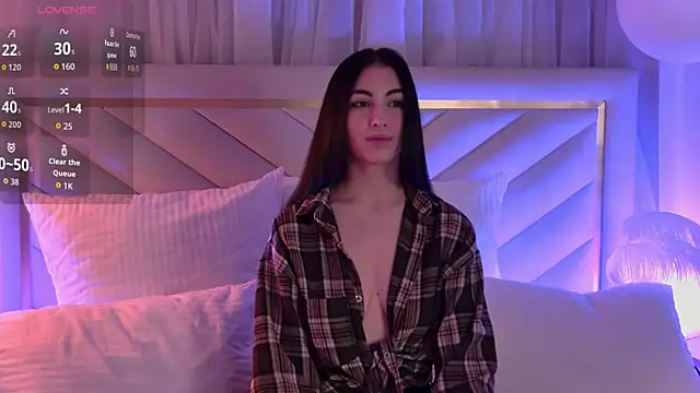 BettyLeen online show from 12-15-25, 04:07