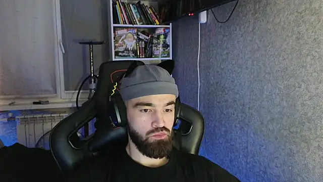 Nik Namee online show from 11-18-25, 04:49