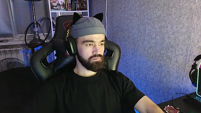 Nik Namee online show from 10-30-25, 01:37