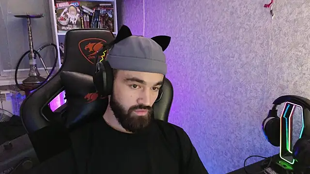 Nik Namee online show from 10-31-25, 01:46