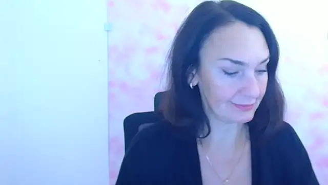 Rosie Rosee online show from 12-19-25, 06:27