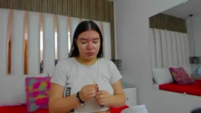 AmbarGills online show from 11-26-25, 01:11