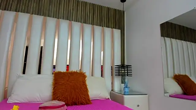 AmbarGills online show from 01-14-26, 01:26