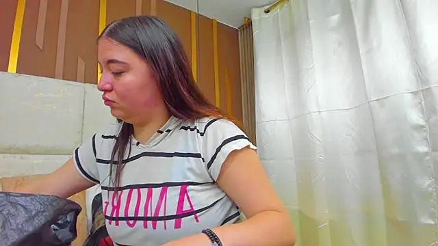 AmbarGills online show from 04-13-26, 12:53