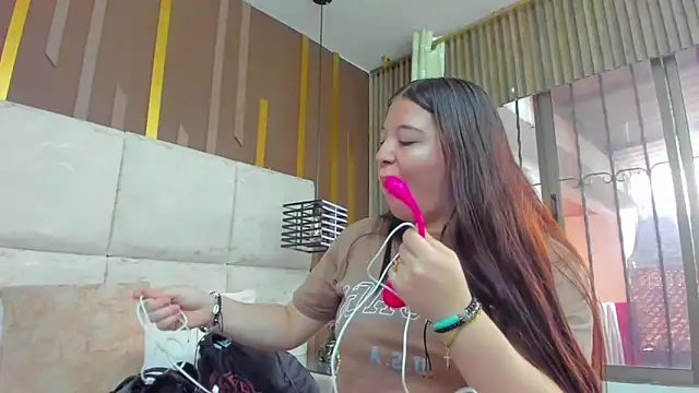 Snapshot of AmbarGills chatting on 02-12-26, 12:49 AmbarGills online show from 02-12-26, 12:49