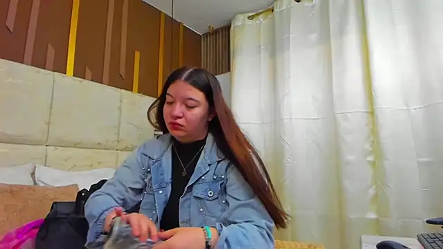 Snapshot of AmbarGills chatting on 02-28-26, 01:00 AmbarGills online show from 02-28-26, 01:00