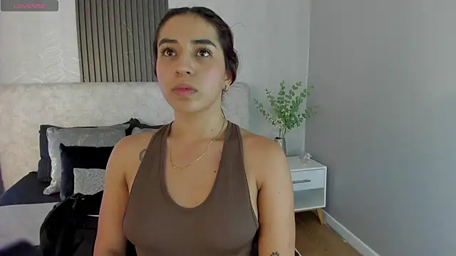 Vittoria Conti  online show from 06-11-26, 05:32