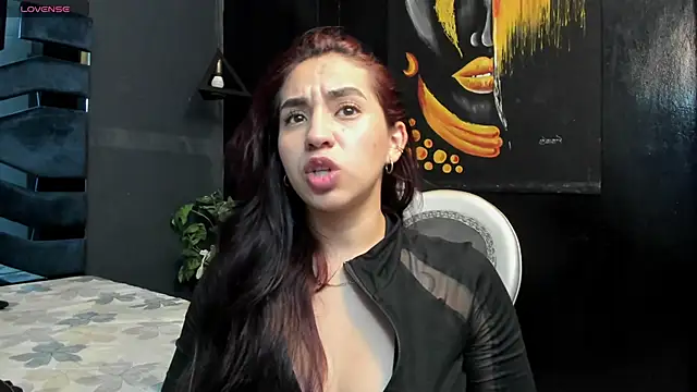 Snapshot of Vittoria_Conti_ chatting on 04-19-26, 03:57 Vittoria Conti online show from 04-19-26, 03:57