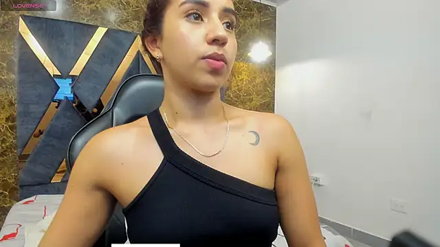 Vittoria Conti  online show from 11-22-25, 04:17