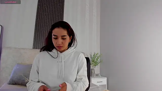 Vittoria Conti  online show from 06-18-26, 05:40