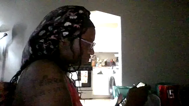 Snapshot of dezzidavill chatting on 06-14-26, 04:19 dezzidavill online show from 06-14-26, 04:19