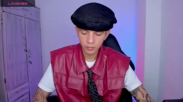Snapshot of tylernova chatting on 05-18-26, 04:07 tylernova online show from 05-18-26, 04:07