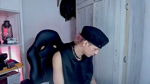 tylernova online show from 11-24-25, 01:49