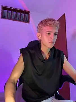 tylernova online show from 11-08-25, 03:43