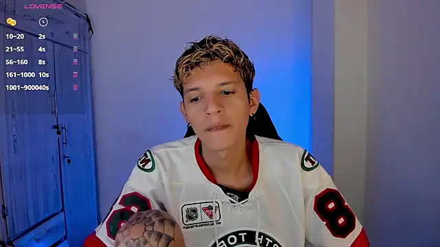 tylernova online show from 04-10-26, 03:13