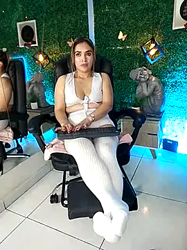 Kiaraa88 online show from 05-06-26, 08:24