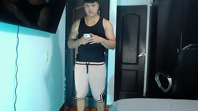 Snapshot of Boyhot_00 chatting on 11-03-25, 01:33 Boyhot 00 online show from 11-03-25, 01:33