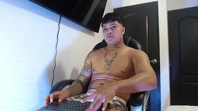 Snapshot of Boyhot_00 chatting on 11-20-25, 01:06 Boyhot 00 online show from 11-20-25, 01:06