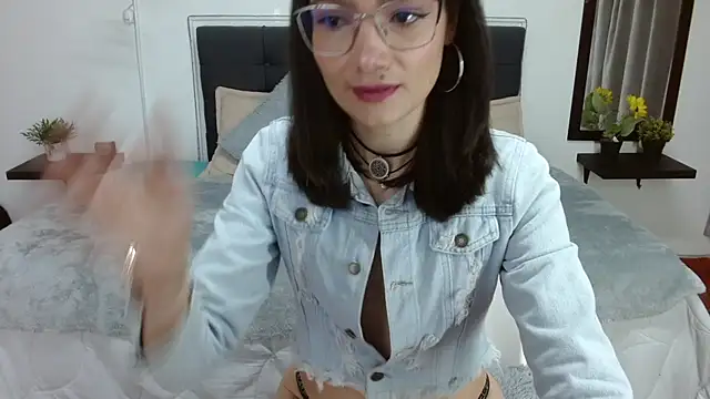 Snapshot of Dafne_xx_ chatting on 10-18-25, 01:57 Dafne xx online show from 10-18-25, 01:57