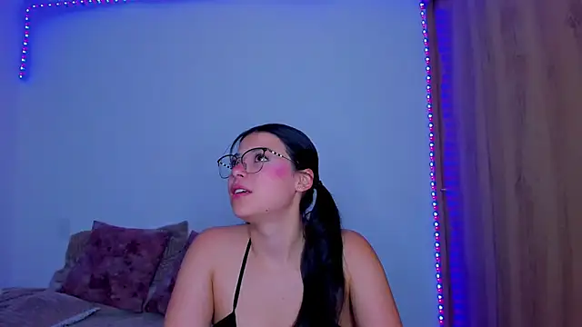 Snapshot of majo_gallego chatting on 02-28-26, 12:21 majo gallego online show from 02-28-26, 12:21