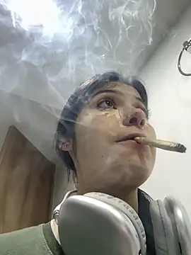 Snapshot of majo_gallego chatting on 12-15-25, 12:49 majo gallego online show from 12-15-25, 12:49