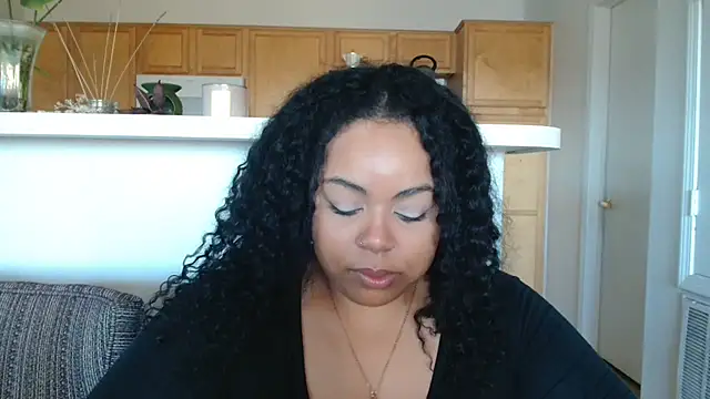 Snapshot of KalaniRose chatting on 10-18-25, 12:34 KalaniRose online show from 10-18-25, 12:34