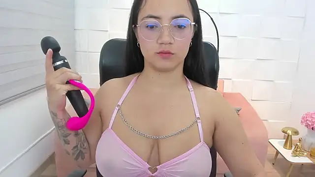 Sasha Grace online show from 06-03-26, 01:23