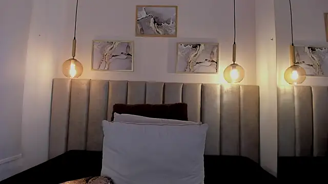 Snapshot of tamara_kisses chatting on 06-24-26, 06:06 tamara kisses online show from 06-24-26, 06:06